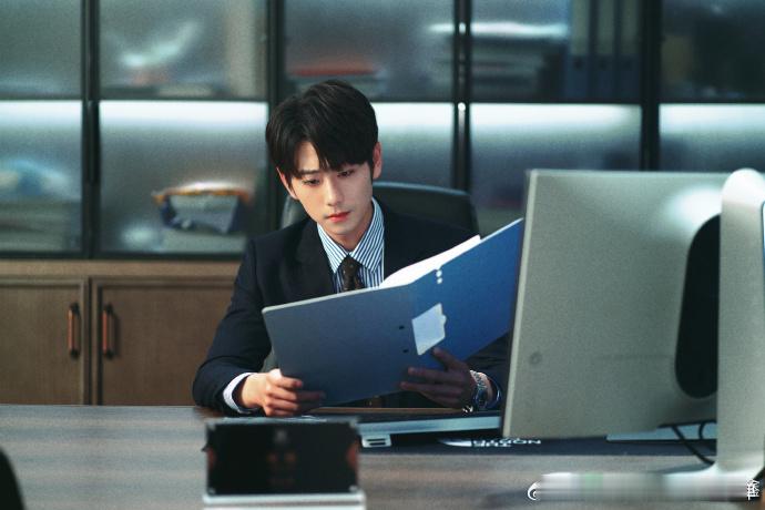 #崔雨鑫爆改非洲归国霸总#崔雨鑫爆改非洲归国霸总,崔雨鑫的非洲归国霸总之路，充满