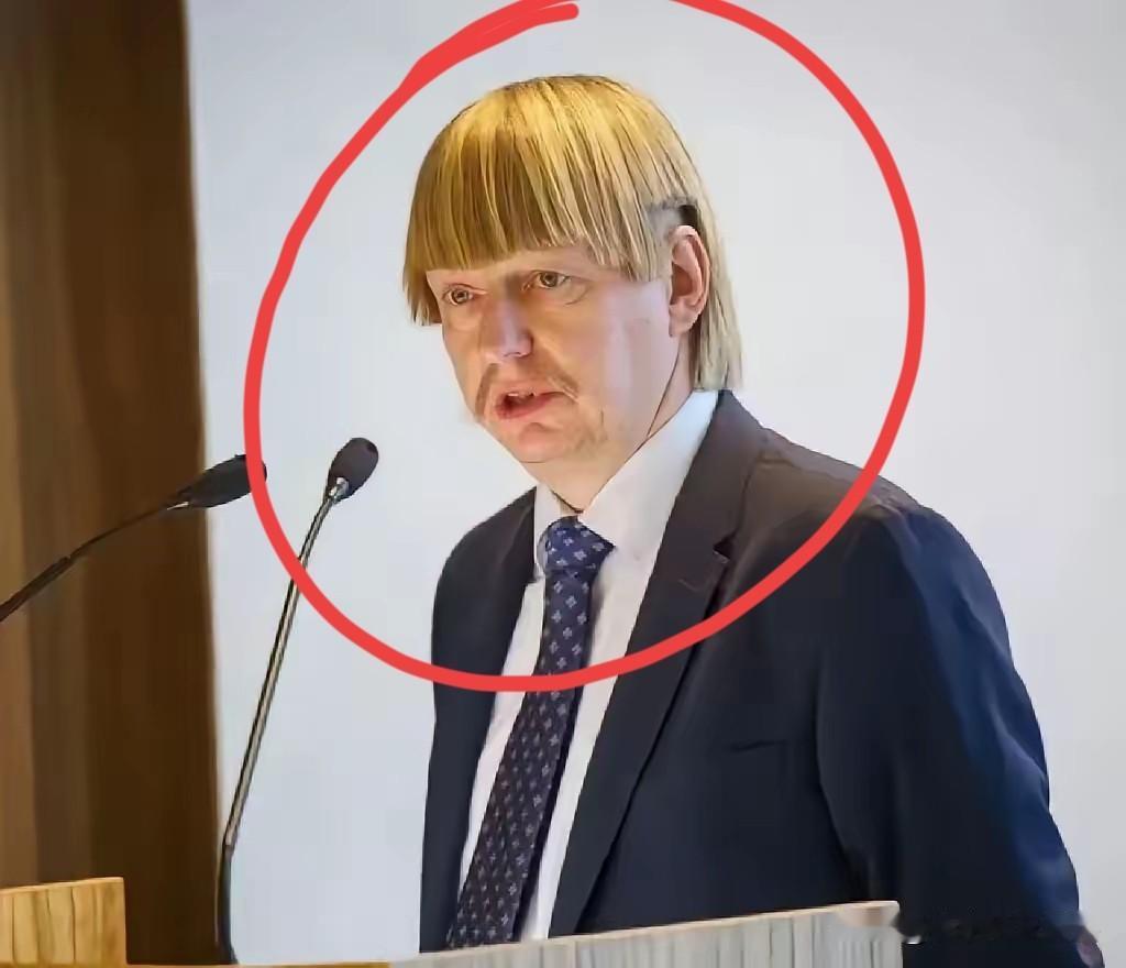 真是笑死人了！
现在真有些小国，日子过顺了就忘了自己几斤几两。像4.8万平方公里