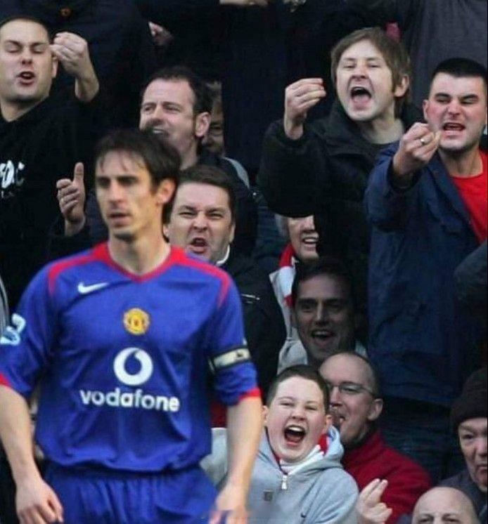 加里·内维尔：  “我以前特别喜欢在安菲尔德比赛，足足90分钟都在听别人骂我的长