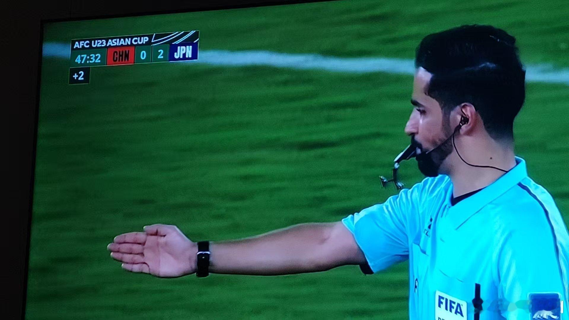 到目前为止还是0一2日本进两个球了！国足加油！希望奇迹出现。 看完足球能睡个安稳