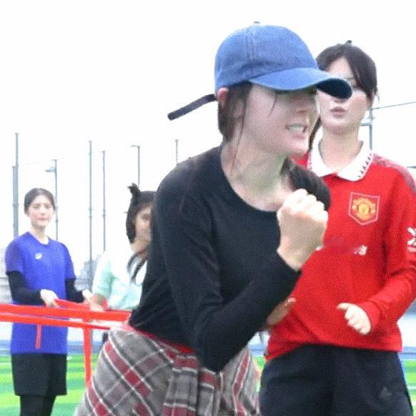 小宝，这么多年来你走的每一步都算数这几张图直接给我看哭了你的努力从来都配得上这些
