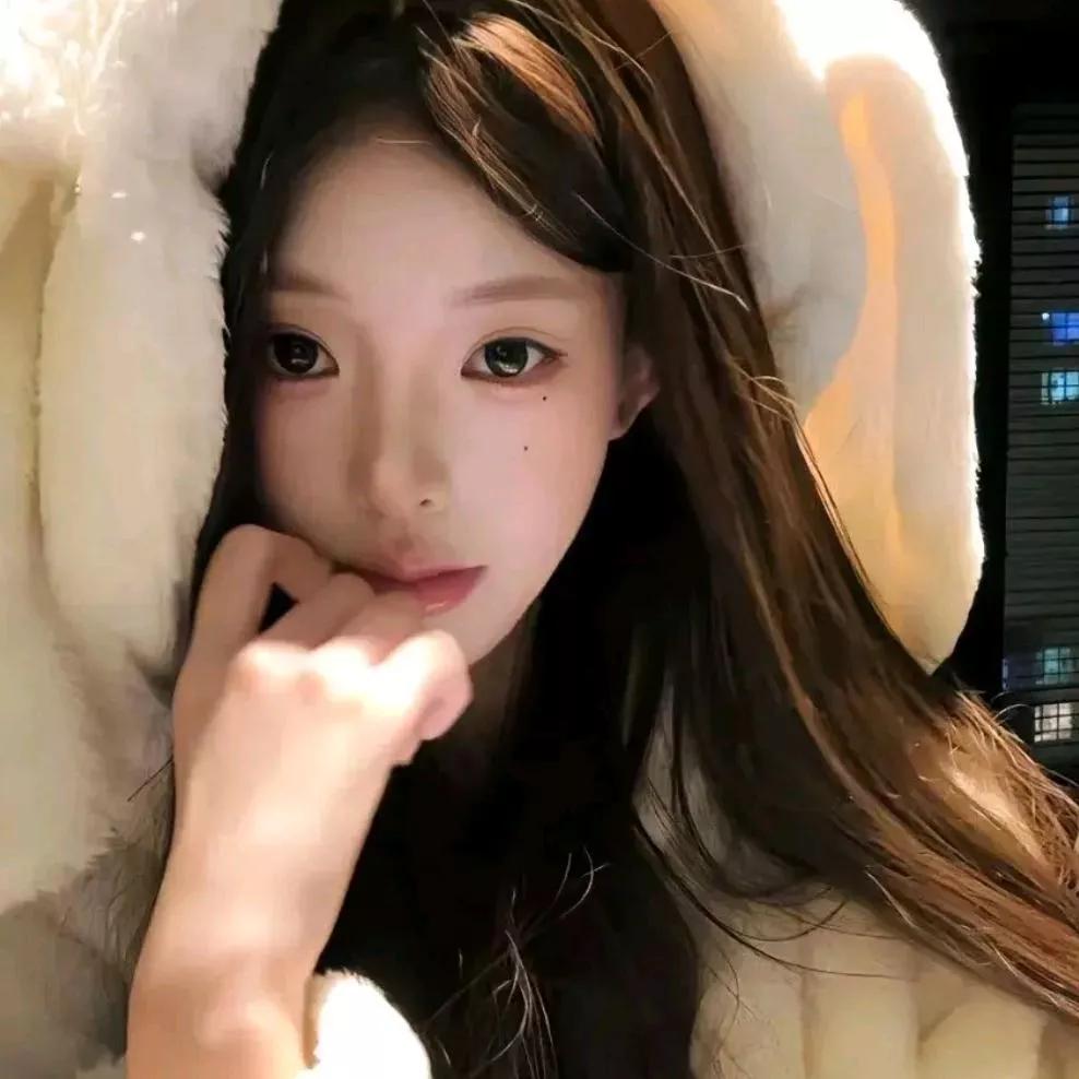 萌妹夜拍，毛绒耳朵超可爱😍毛绒少女自拍 毛绒少女照 毛绒酷甜照 甜系猫耳少女 