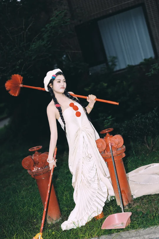 拿保洁阿姨的扫把能拍出啥？我不懂