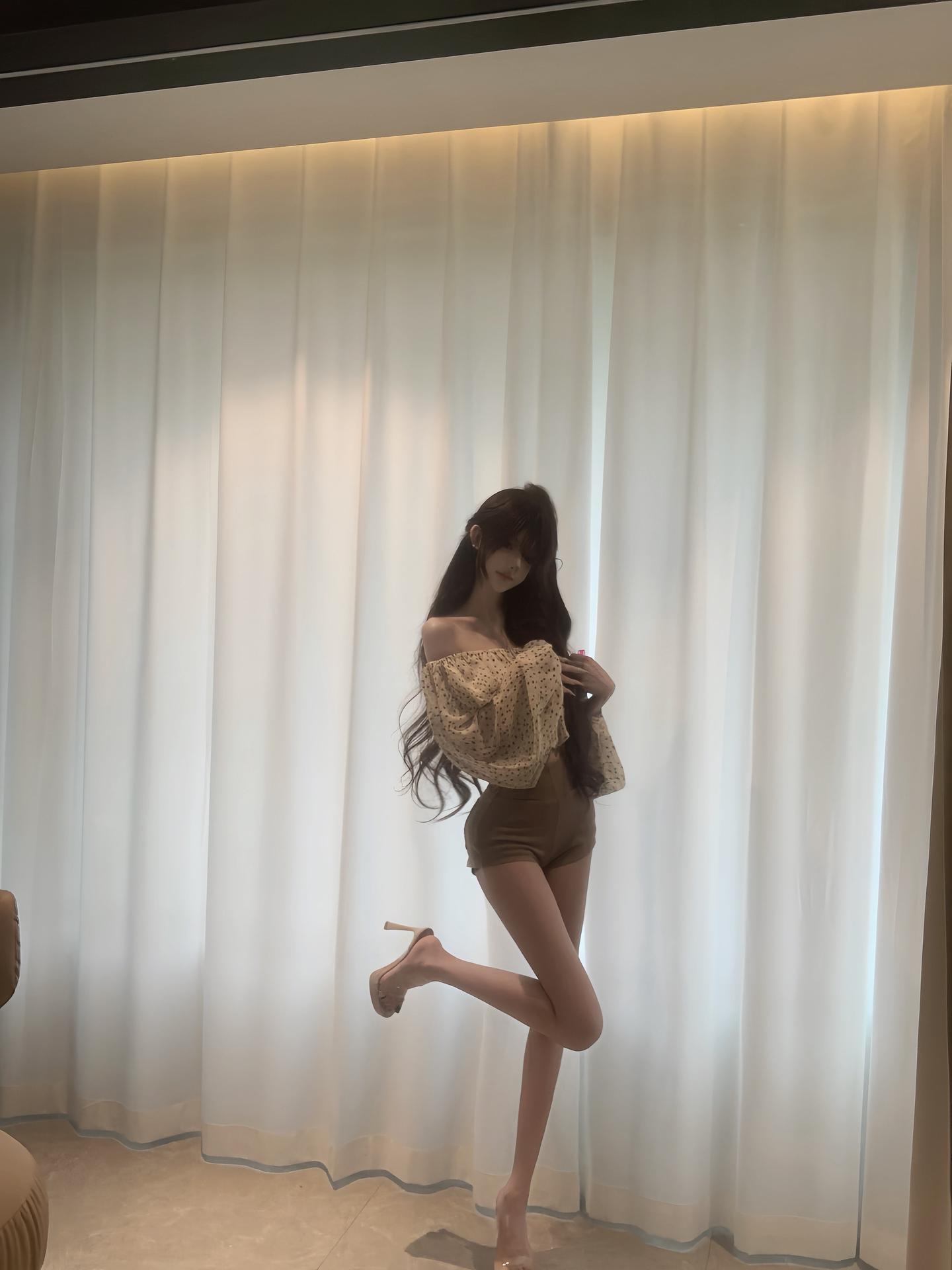 那张很皱很皱的纸 我不想打开了 当太阳再次升起 我想重新开始我的新生活