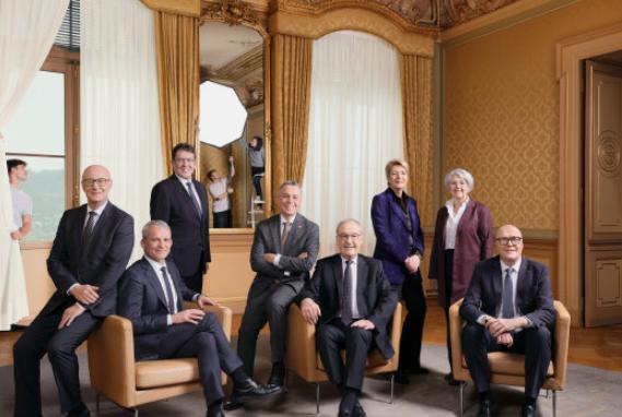 西班牙打头瑞士跟进，中立国直接掐断美军火，特朗普没料到。

全球地缘格局突然甩出