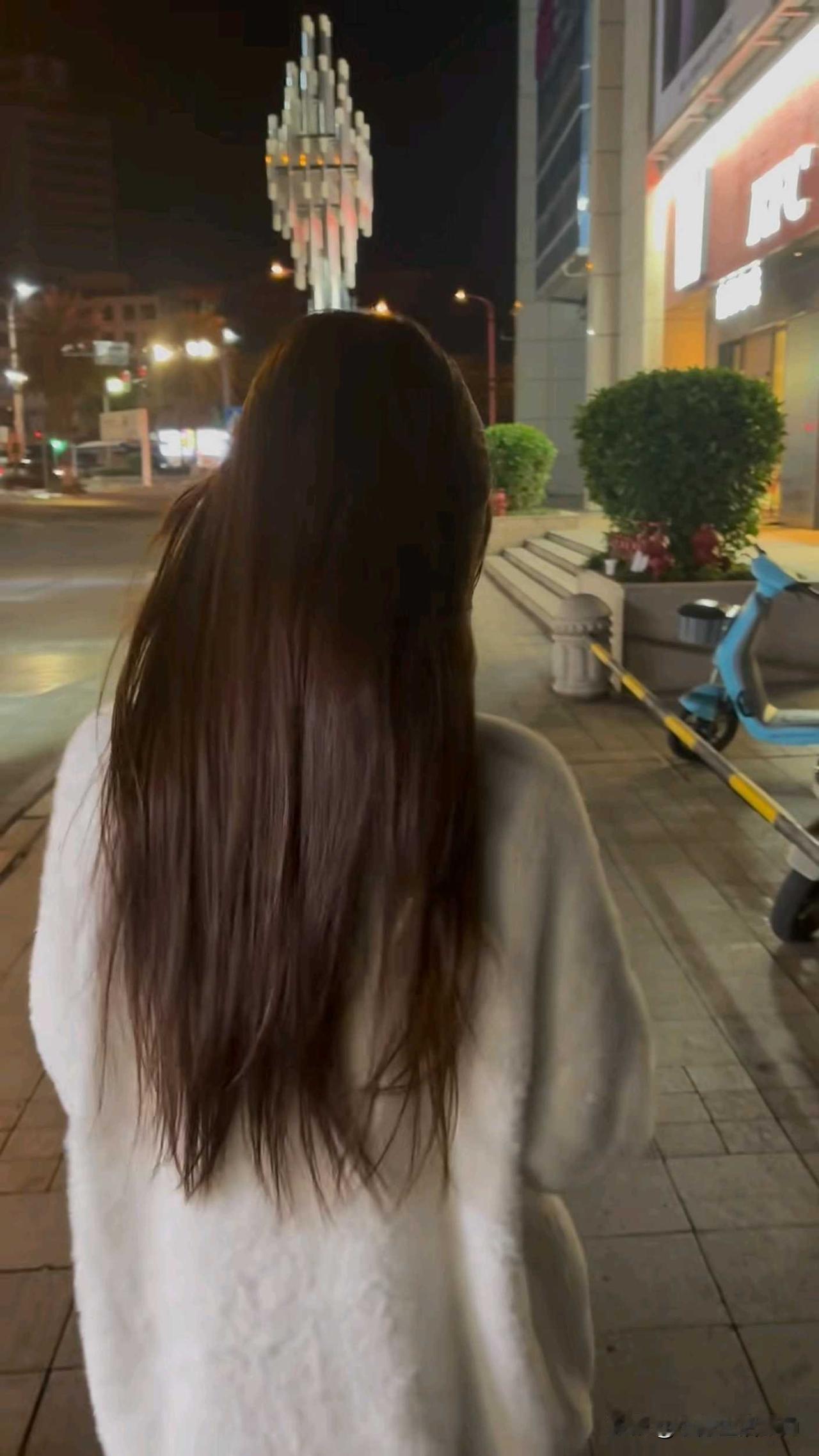 让气温再降一点吧，毛衣终于可以大派用场了！