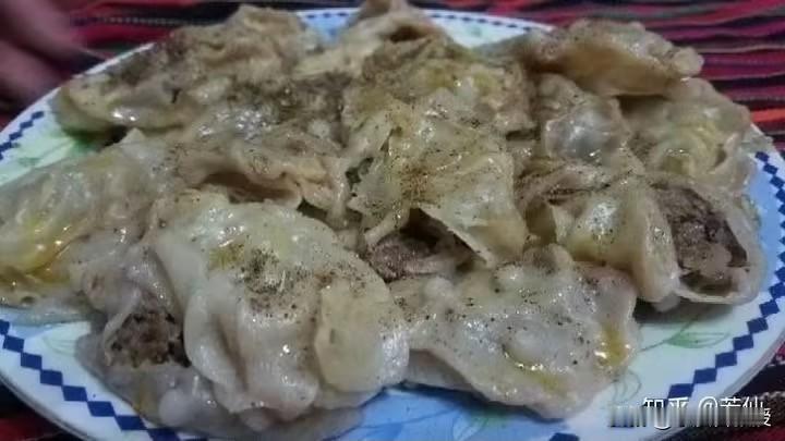 “馒头”一词是古代汉语的“文化输出”，原始涵义泛指蒸制面点。阿富汗和中亚的小吃M