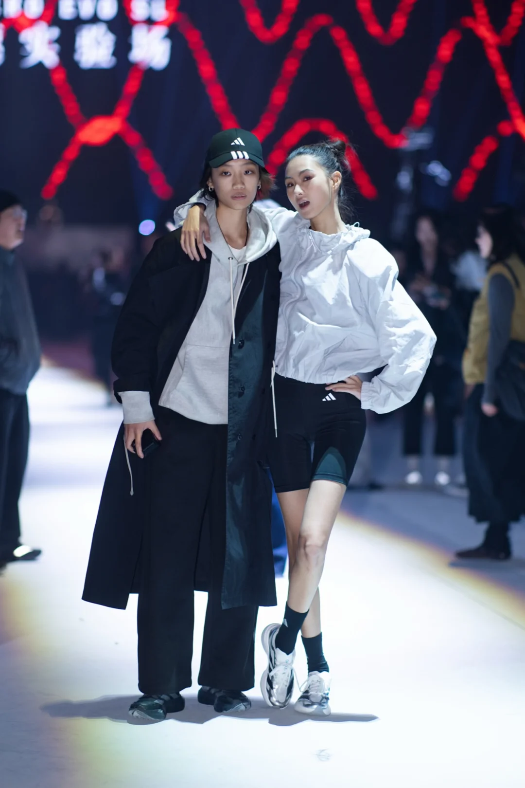 上海遇苏翊鸣 拉塞尔 窦靖童