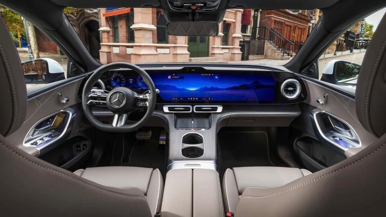 车市热门 梅赛德斯 C 级电动车 