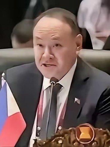 大快人心，菲律宾国防部长多次发表涉华谬论，损害中方正当利益受到制裁。2026年6