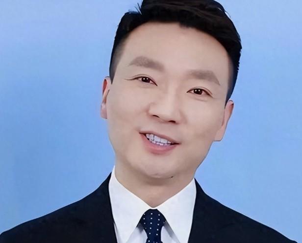 康辉为了事业，选择了丁克。希望大家能吸取教训，尽可能做到事业家庭两不误！
 
丁