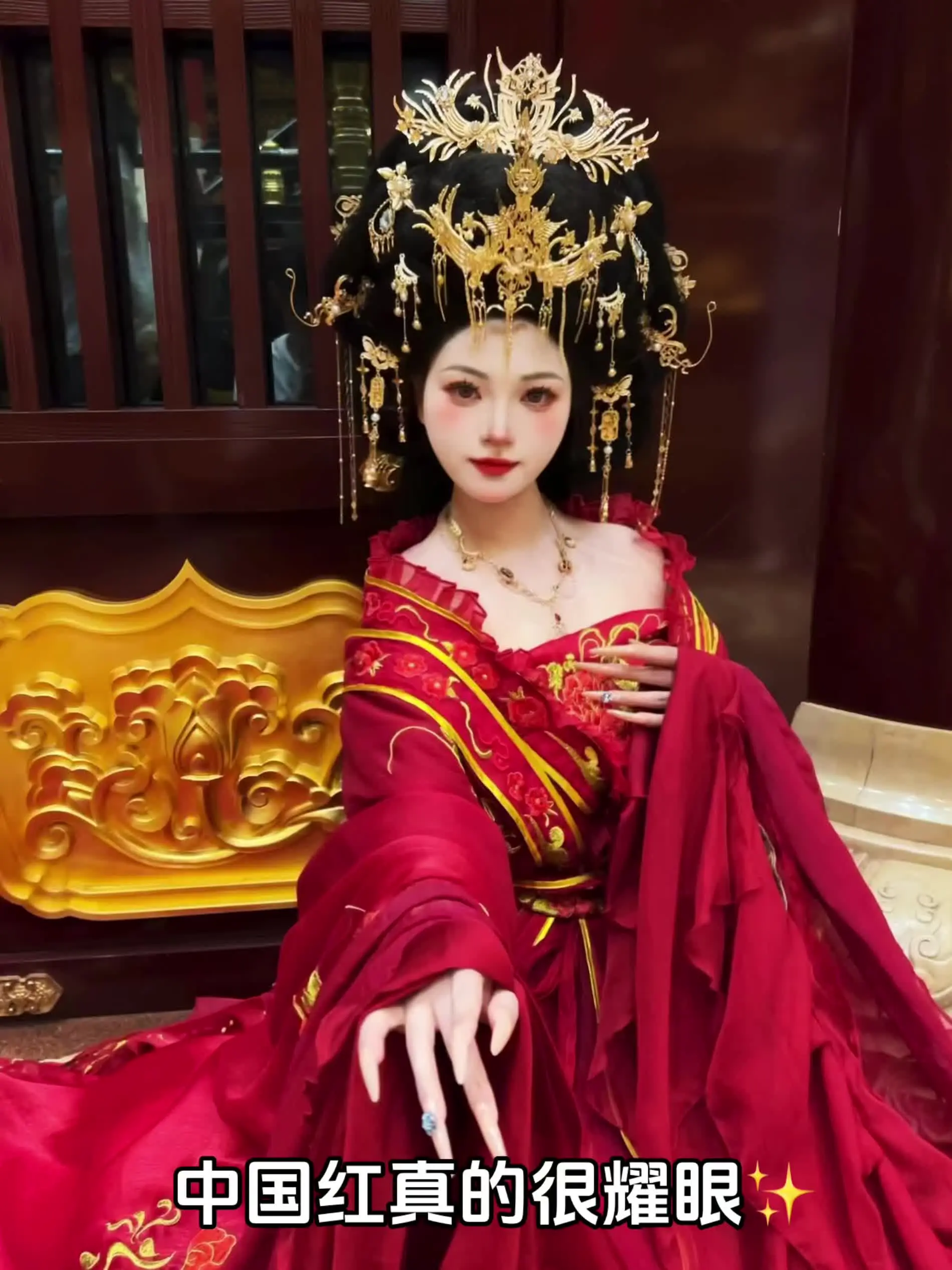 又见春水映桃花🌸