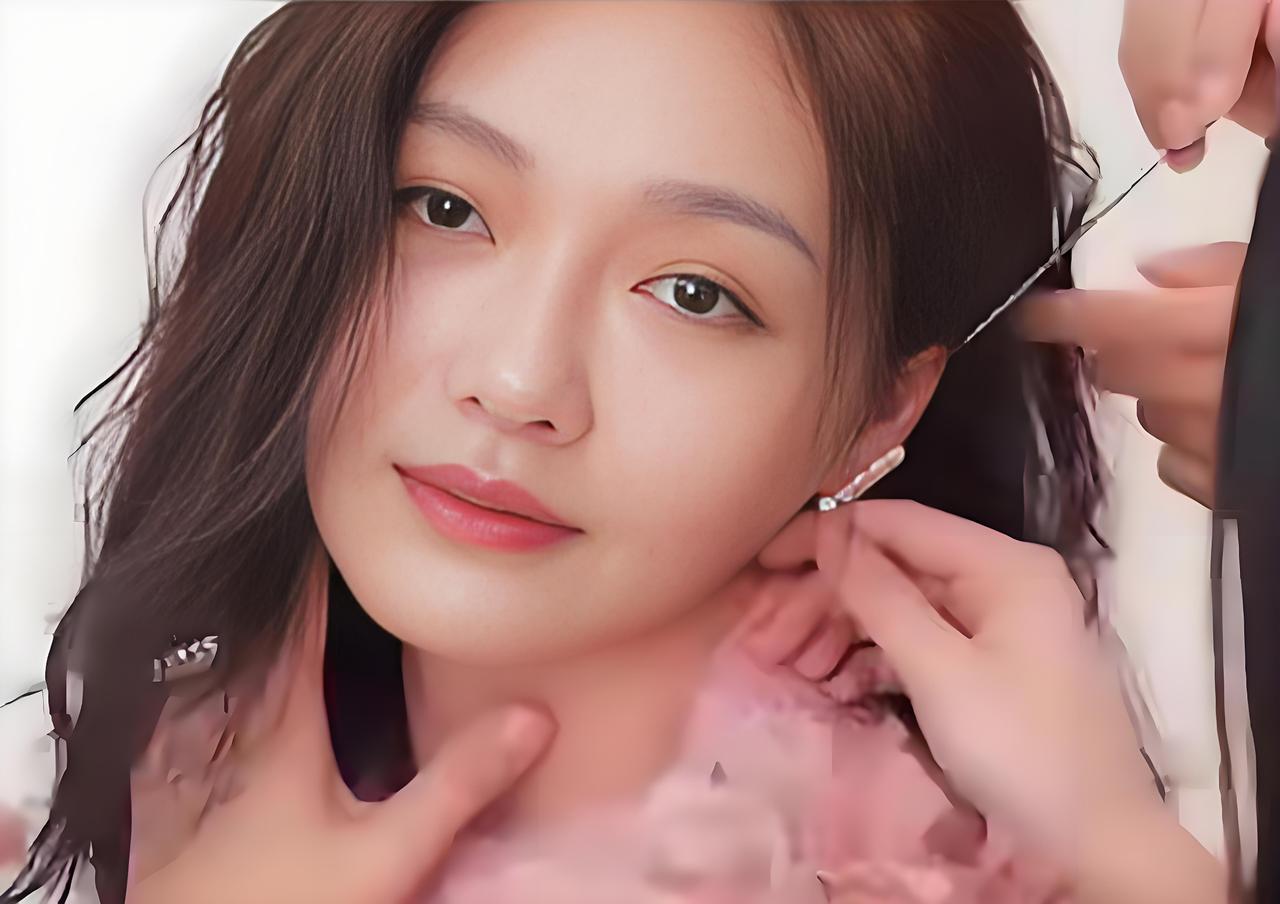 大S去世后，
S妈黄春梅天天哭，
是对女儿思念更多一点，还是恨更多一点呢？在大S