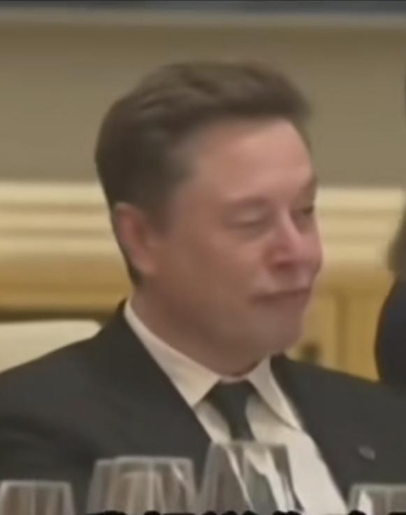 星链上车？特斯拉放大招，国产车企需应对！马斯克宣称：在星链覆盖区域，特斯拉全系将