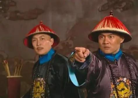 父亲在位61年，活了69岁；儿子在位60年，活了89岁。夹在中间的他，只干了13