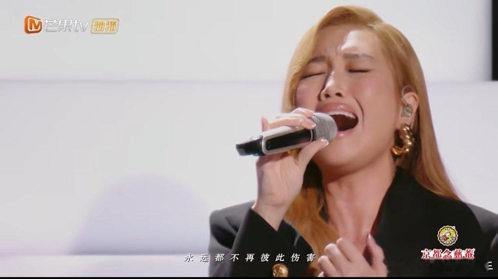 ALin林宥嘉合唱太痛了A-Lin和林宥嘉合唱《I'm Sorry》，两人用歌声