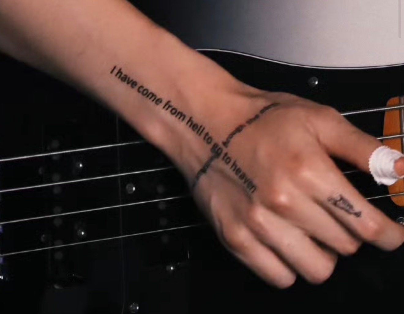 朱志鑫  “I have come from hell to go to hea