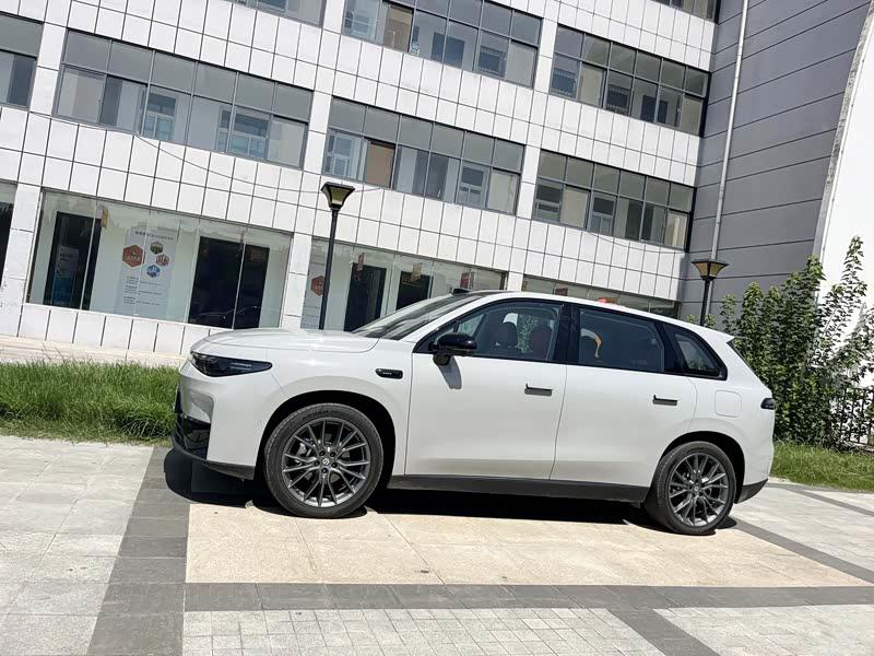 选车大半年，零跑C10凭什么最终胜出？
 
年初和家里人商量买车的时候，分歧挺大