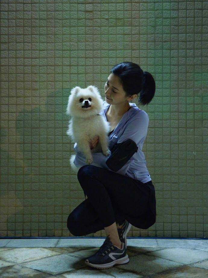 江疏影和赵玫的问与答 江疏影谈到赵玫是个什么样的人，她说我只有先保护好自己，才有