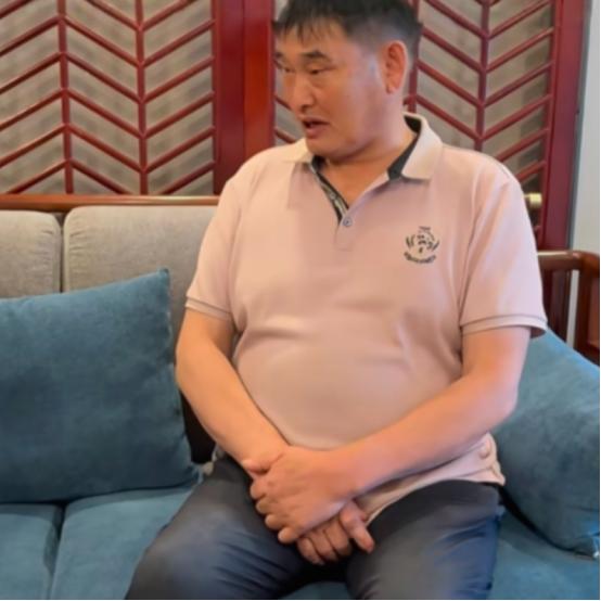 朱之文坦言：“说实话，我根本不缺钱。”记者反问“不缺钱为啥还天天跑商演”，朱之文