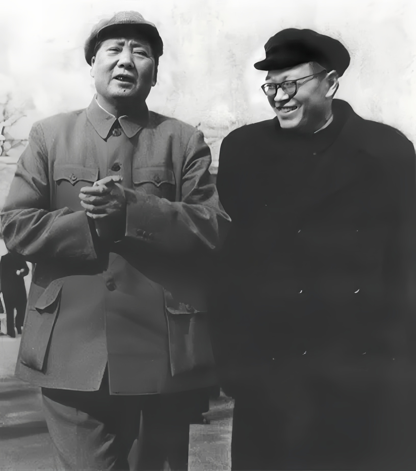 张闻天从苏联归国后，毛主席专程前来探望。彼时中央已定任命他出任驻苏联特命全权大使