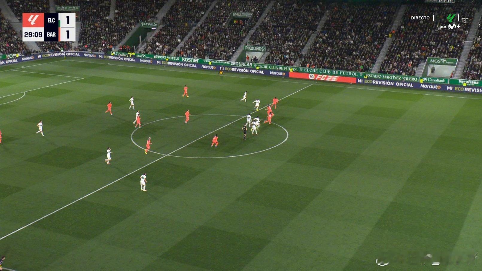 在巴塞罗那客场3-1击败埃尔切的比赛中，埃尔切第29分钟扳平比分，VAR公开画面
