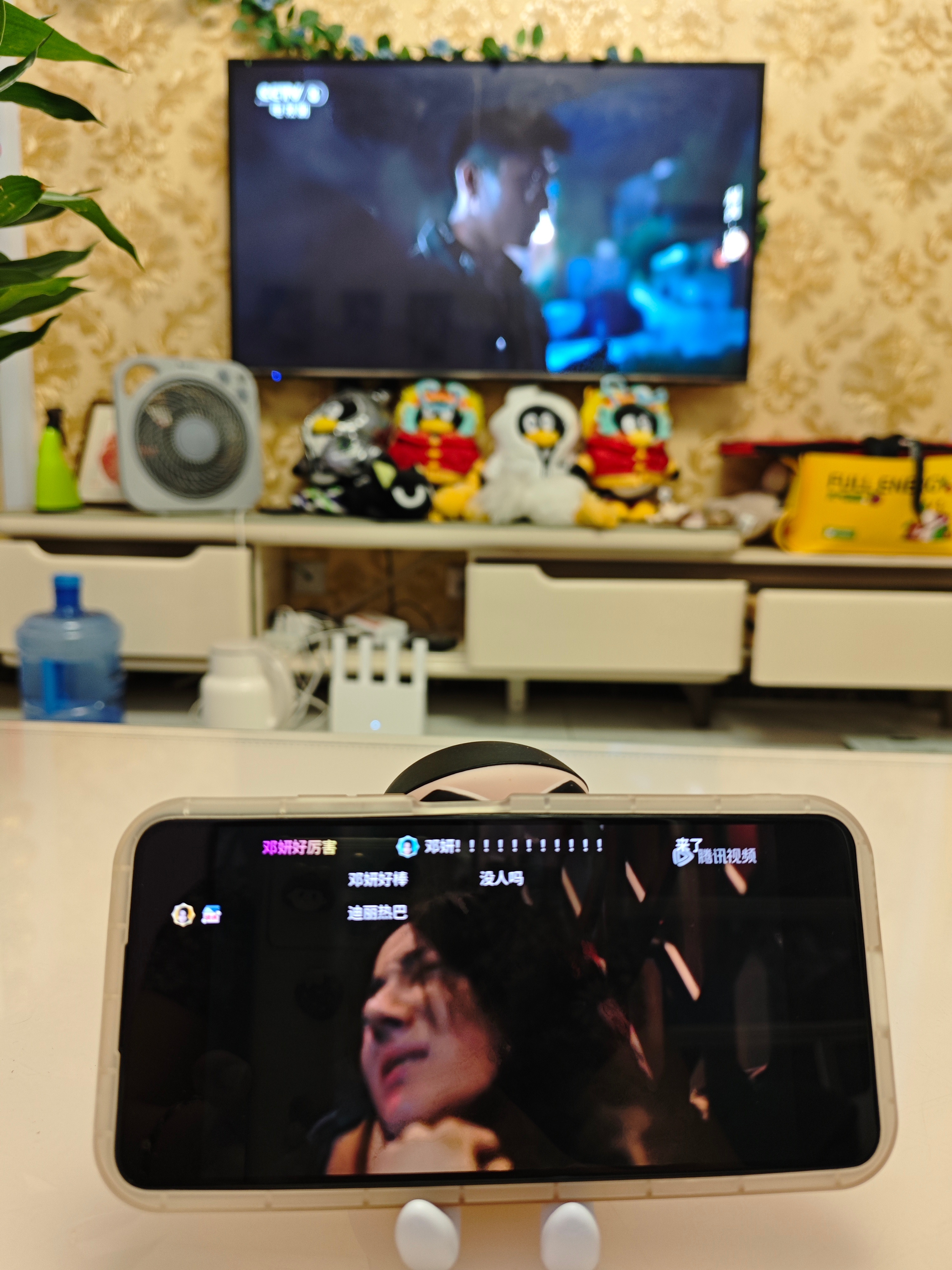 对热巴的爱都表现在行动上——利剑玫瑰已开播。[爱慕] ​​​