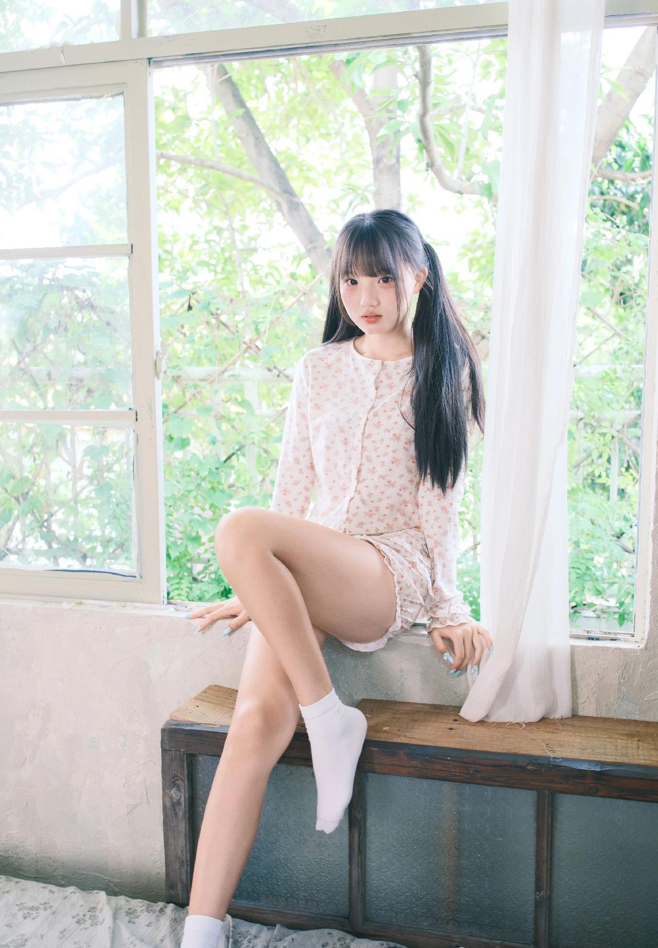 你心中最可爱的女生是什么样子在窗边的微风里，收集夏日元气