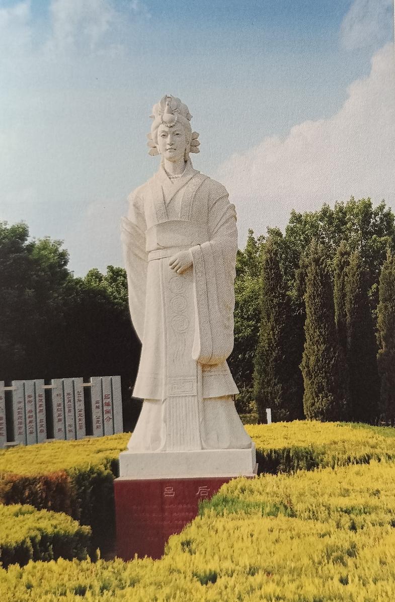 单县旅游景点｜吕后文化广场
吕后文化广场位于开山公园东南部，广场立有吕后汉白玉雕