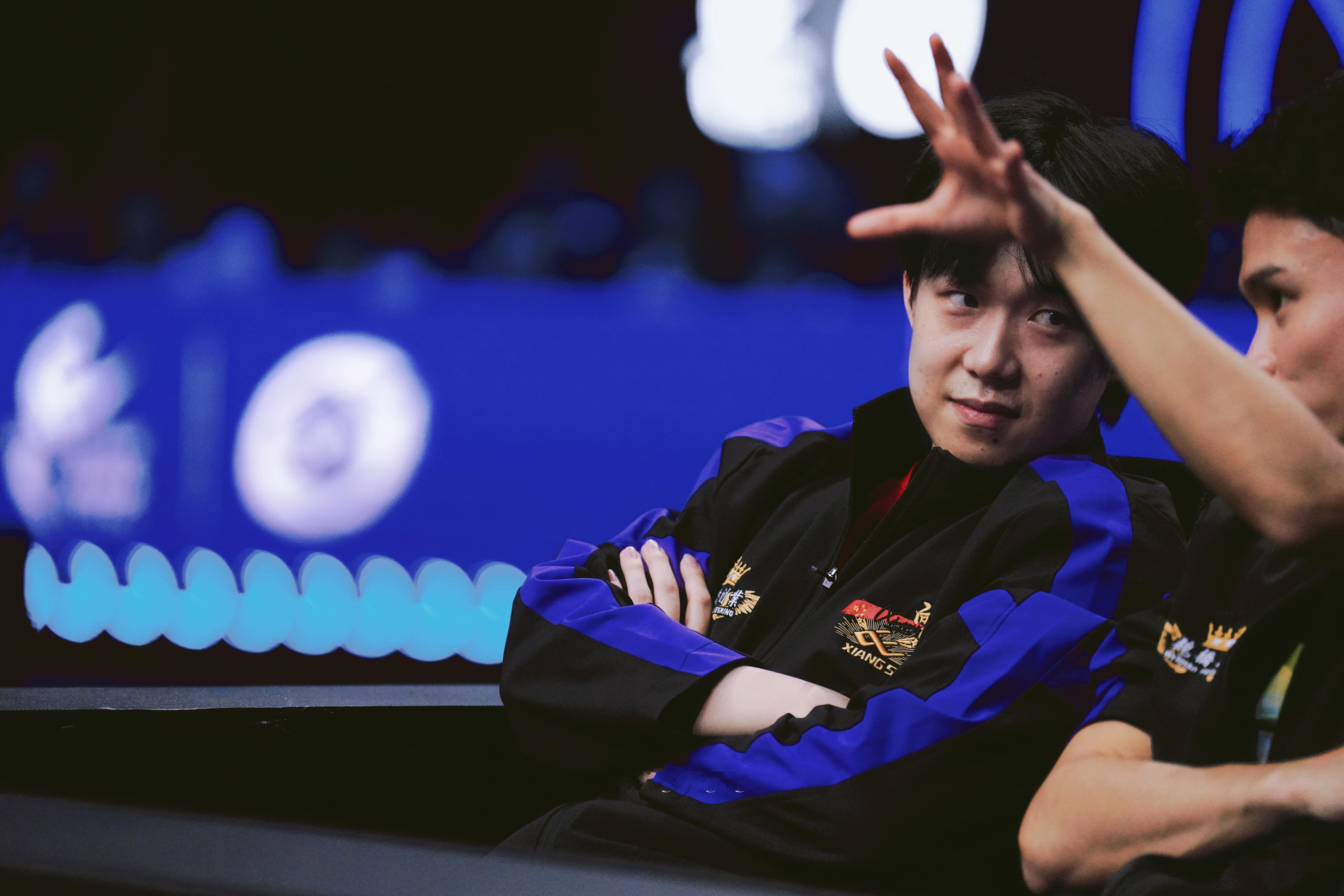 ⬛️🟪🟦⬜️｜