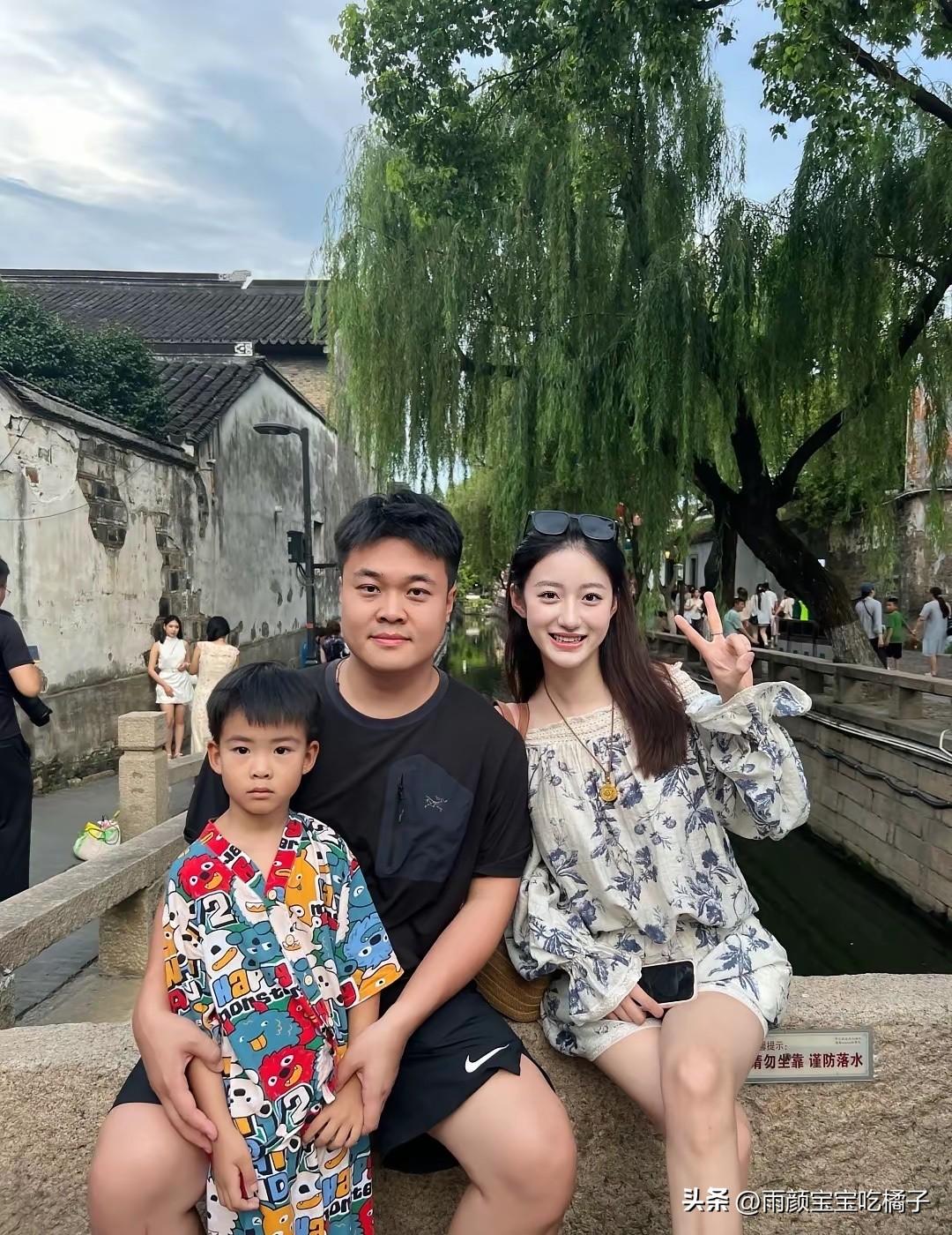 不是，小姐姐是怎么亲得下嘴的！[捂脸]
