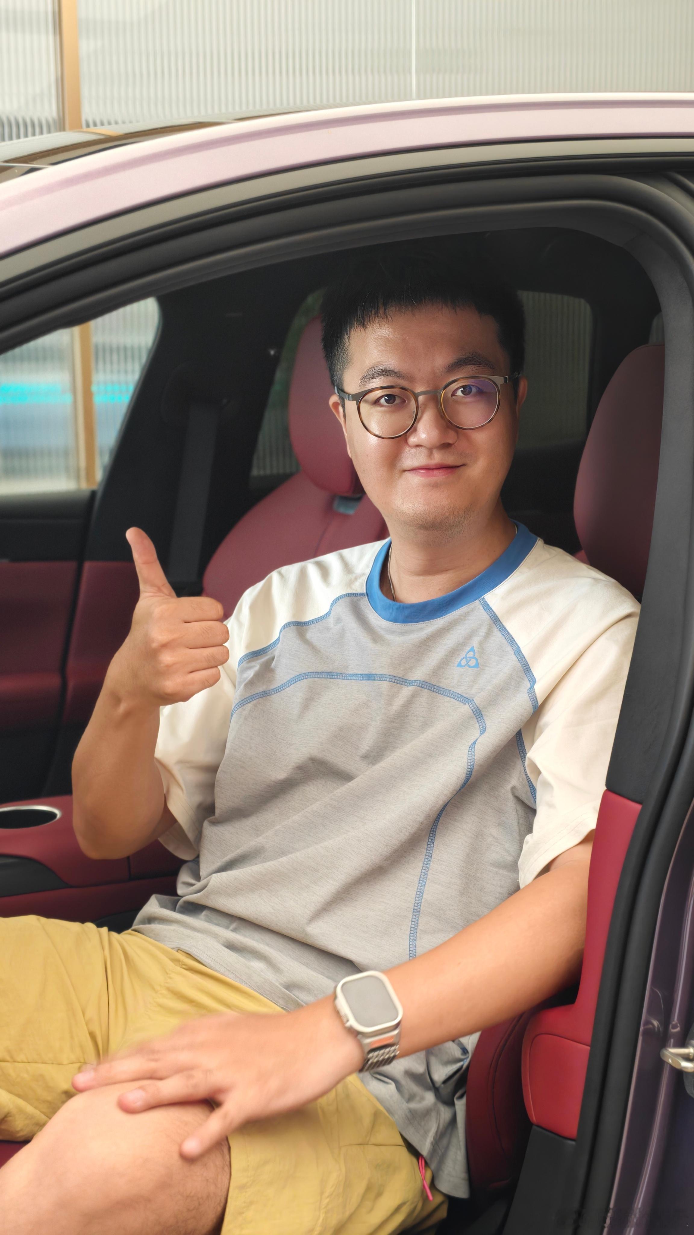启境GT7的提车体验特别好，是特别好。这个店之前是奥迪的，我的交付专员是奥迪的老