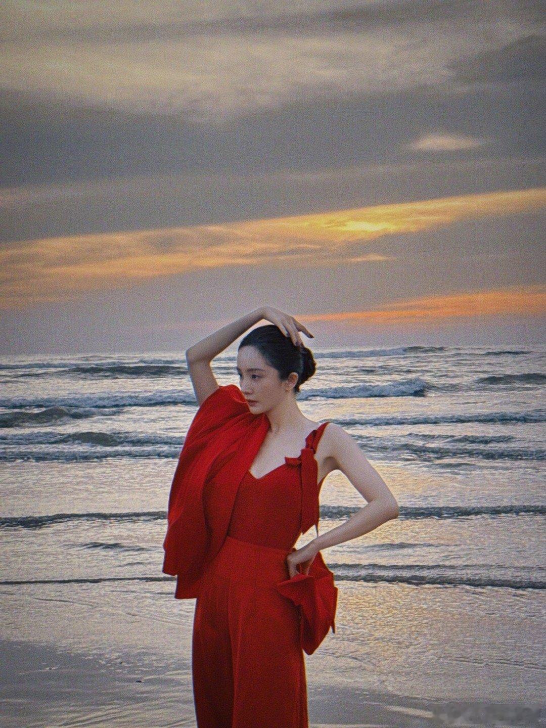 杨幂摄影张家诚杨幂请明年继续大红大紫 