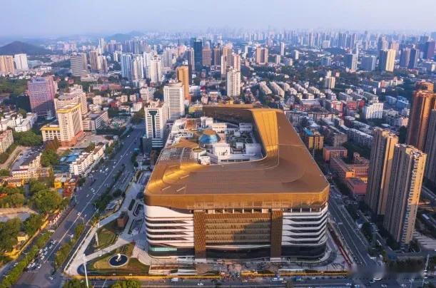 武商梦时代去年客流量超4000万人次

近日，武商集团宣布2023年实现营业收入