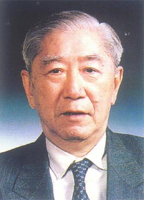 1960年，苏联撕毁协议，撤走专家。原子弹的"心脏"——分离膜，也断了供应。
