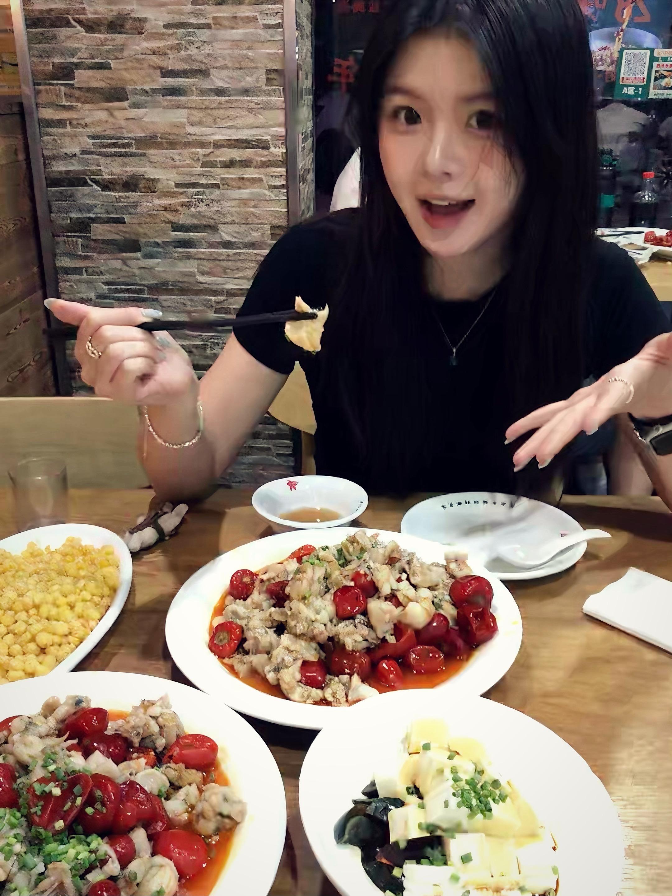 直到她鲜活的出现在你面前。