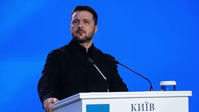 泽连斯基向欧盟发最后通牒，他声称，布鲁塞尔必须就欧盟开门迎接乌克兰给出具体日期。