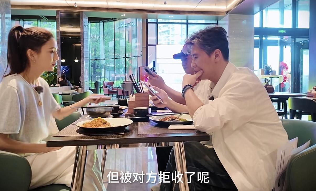 李乃文给佟丽娅经纪人发消息被拉黑了，佟丽娅吐槽节目组早就想这么干了。
李乃文：“