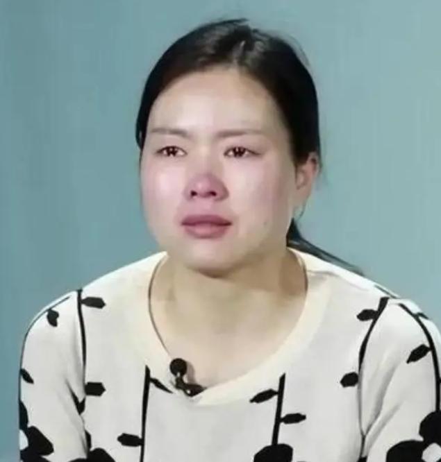 三十多年前，湖北一对夫妻，撇下5岁女儿相继自杀，不料23年后，女儿竟不顾全村人指