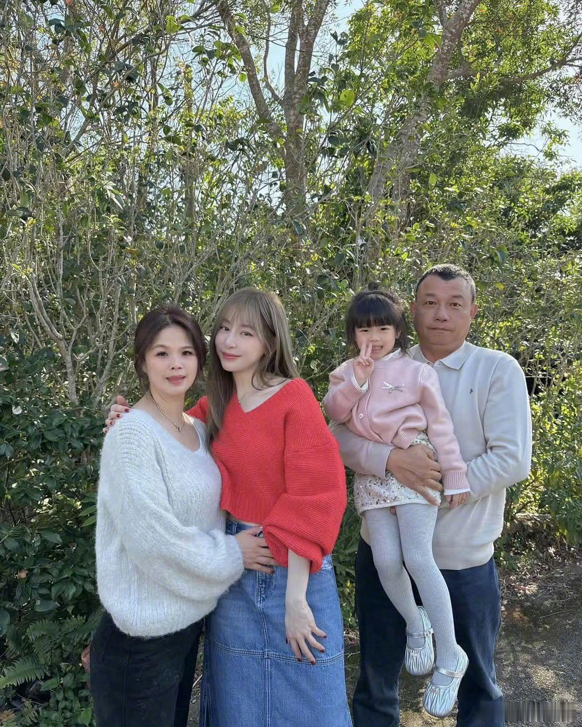 好想采访一下和王心凌当亲戚是什么感觉！[哆啦A梦吃惊] 