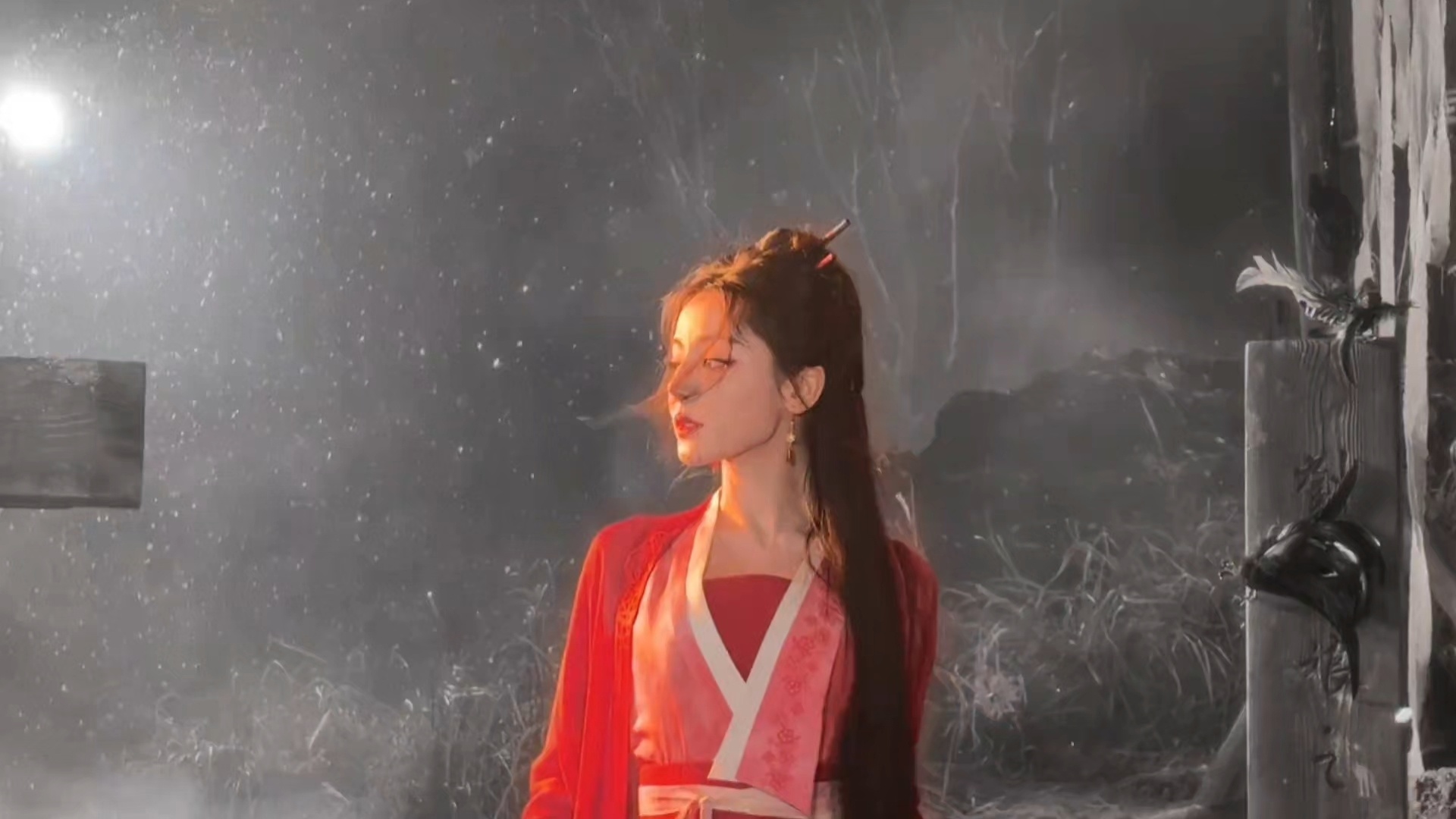 迪丽热巴工作室审美确实提高了不少，刷到这个视频直接就是一个眼前一亮的状态 迪丽热