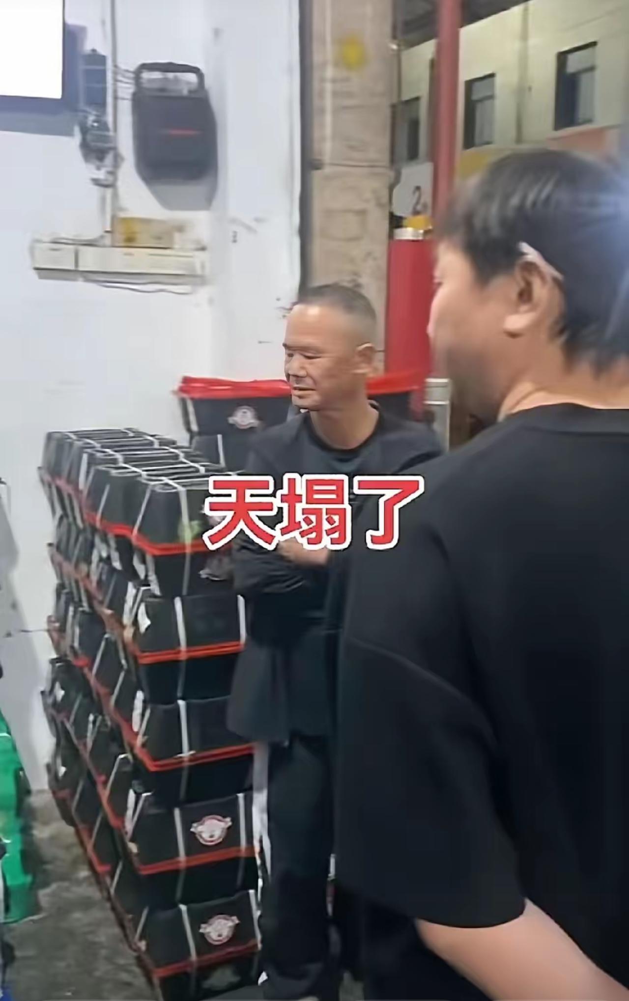 全网抵制药水杨梅，最惨的却是无辜果农！温州市场一幕太揪心

5月17日，浙江温州