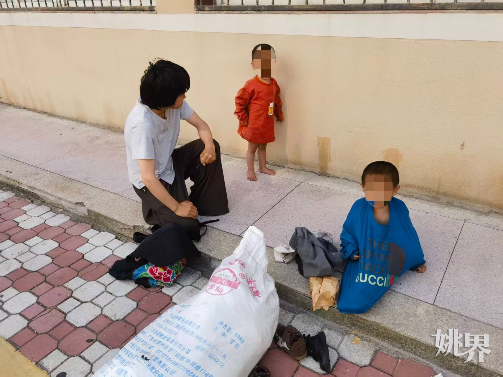 余姚救助站伸出援手助力流浪母子顺利返乡 近日，余姚市救助管理站成功助力流浪母子三