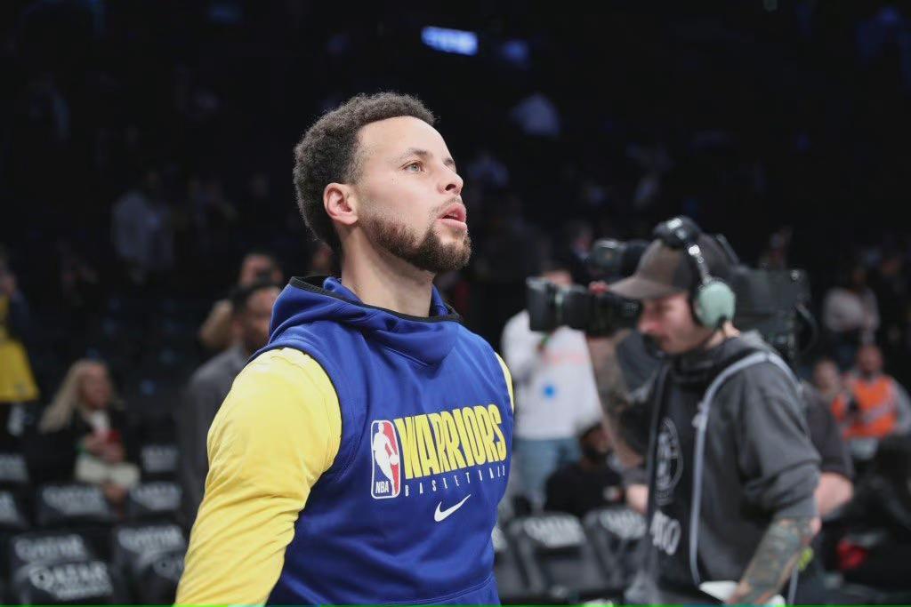 库里确定缺席明天比赛那么他这赛季就已经超过17场了 之后再缺席的话将无缘常规赛的