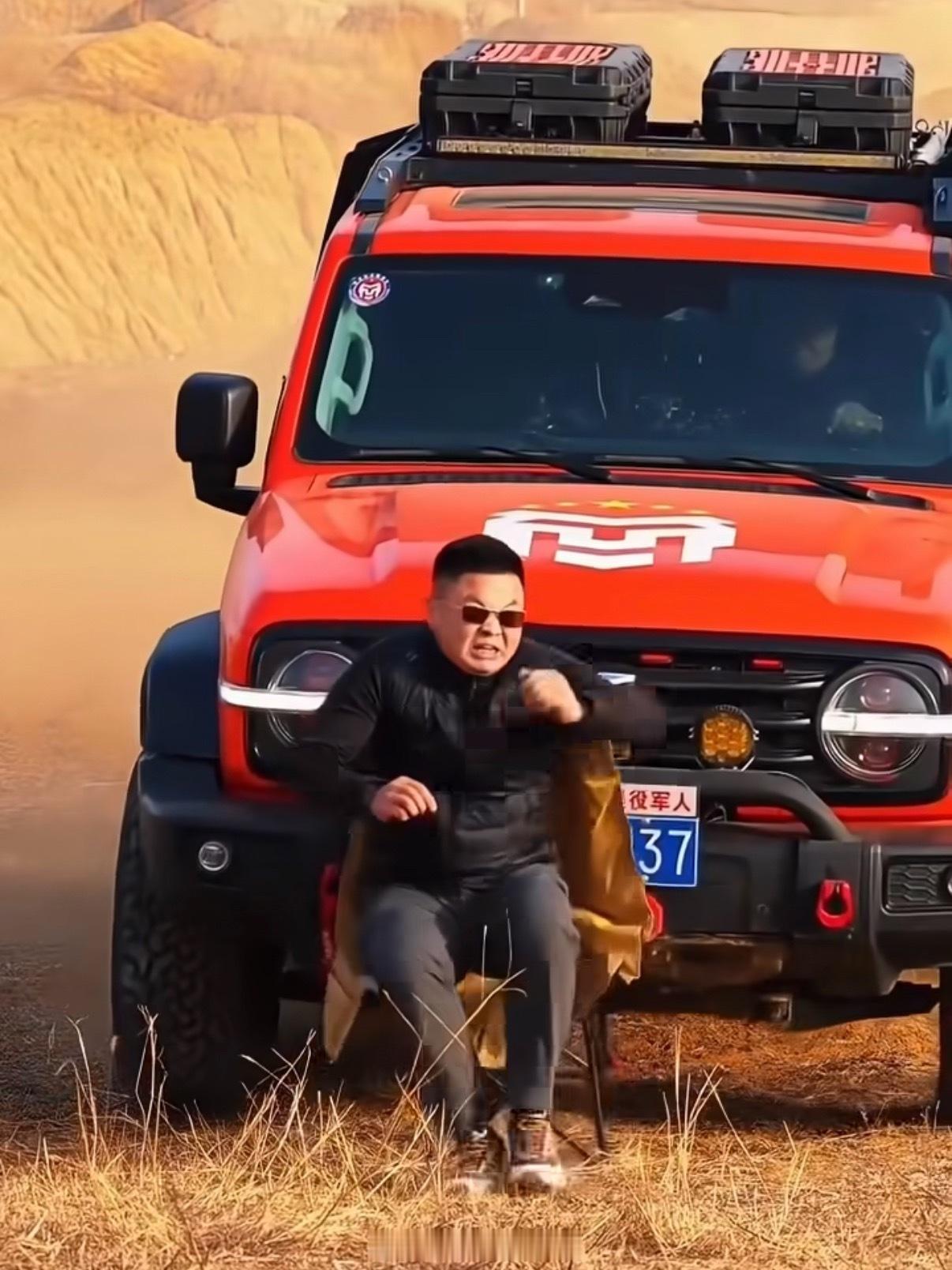 非常不建议大家拿自己的脊椎冒险我是真佩服这群人拿自己的生命去拍一些既不吉利又很蠢