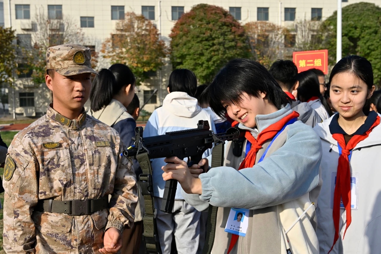 火箭军的QCQ171新冲 