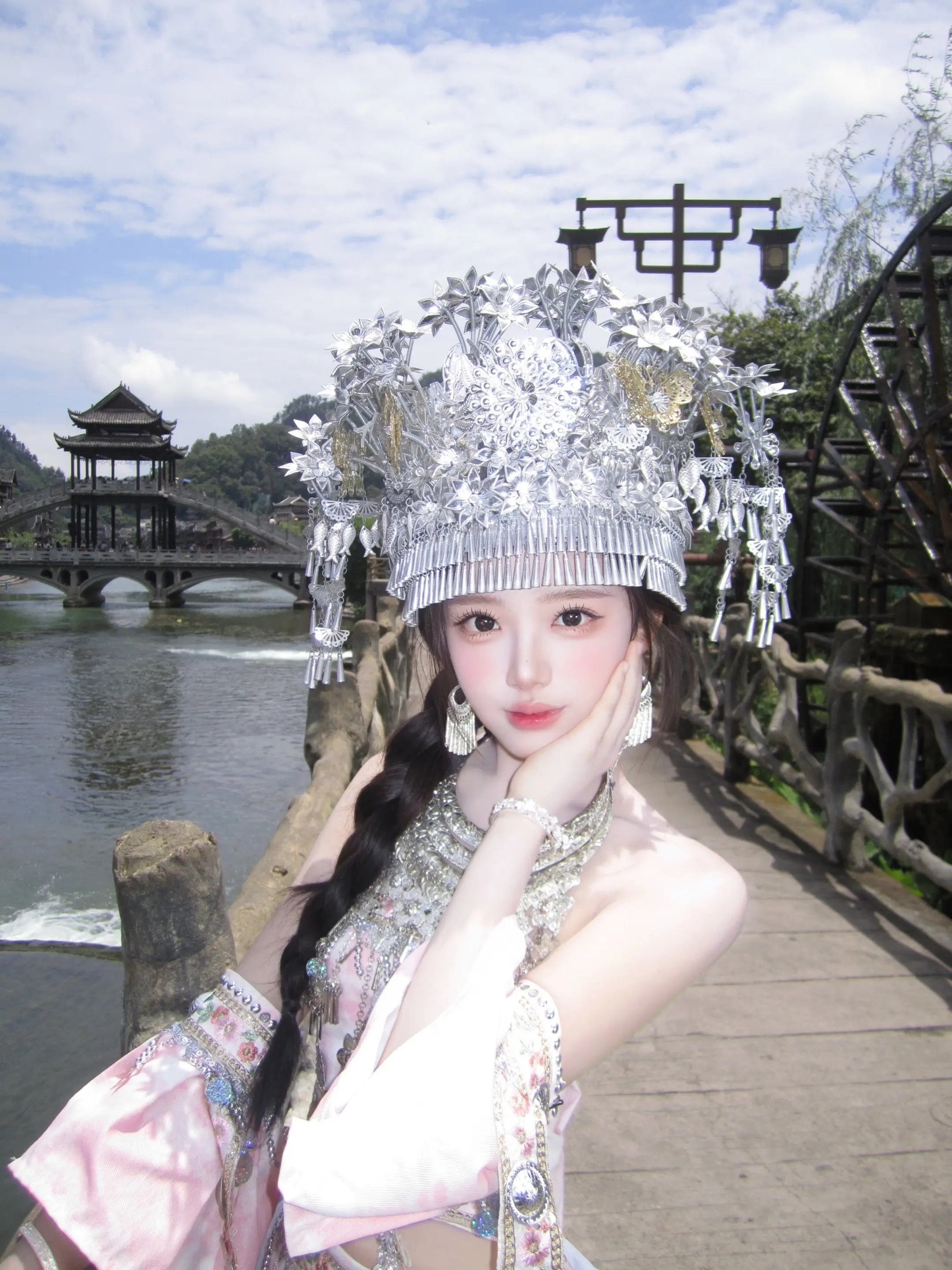 我来凤凰古城当苗族少女啦。