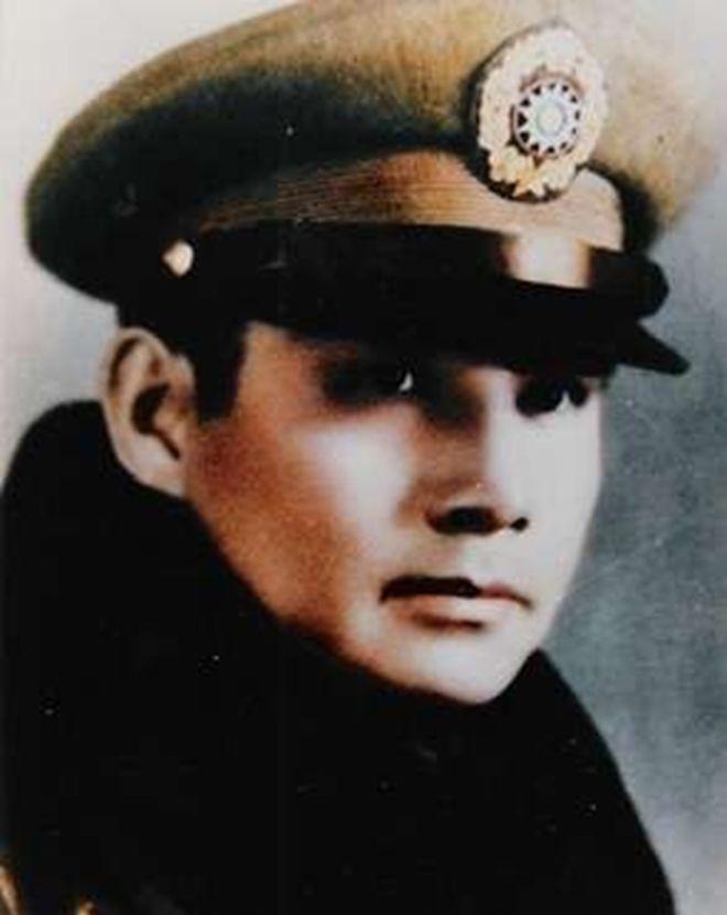 张灵甫究竟如何遇难？一位战士沉默57年，直到82岁才坦白开枪幕后真相揭秘！
19