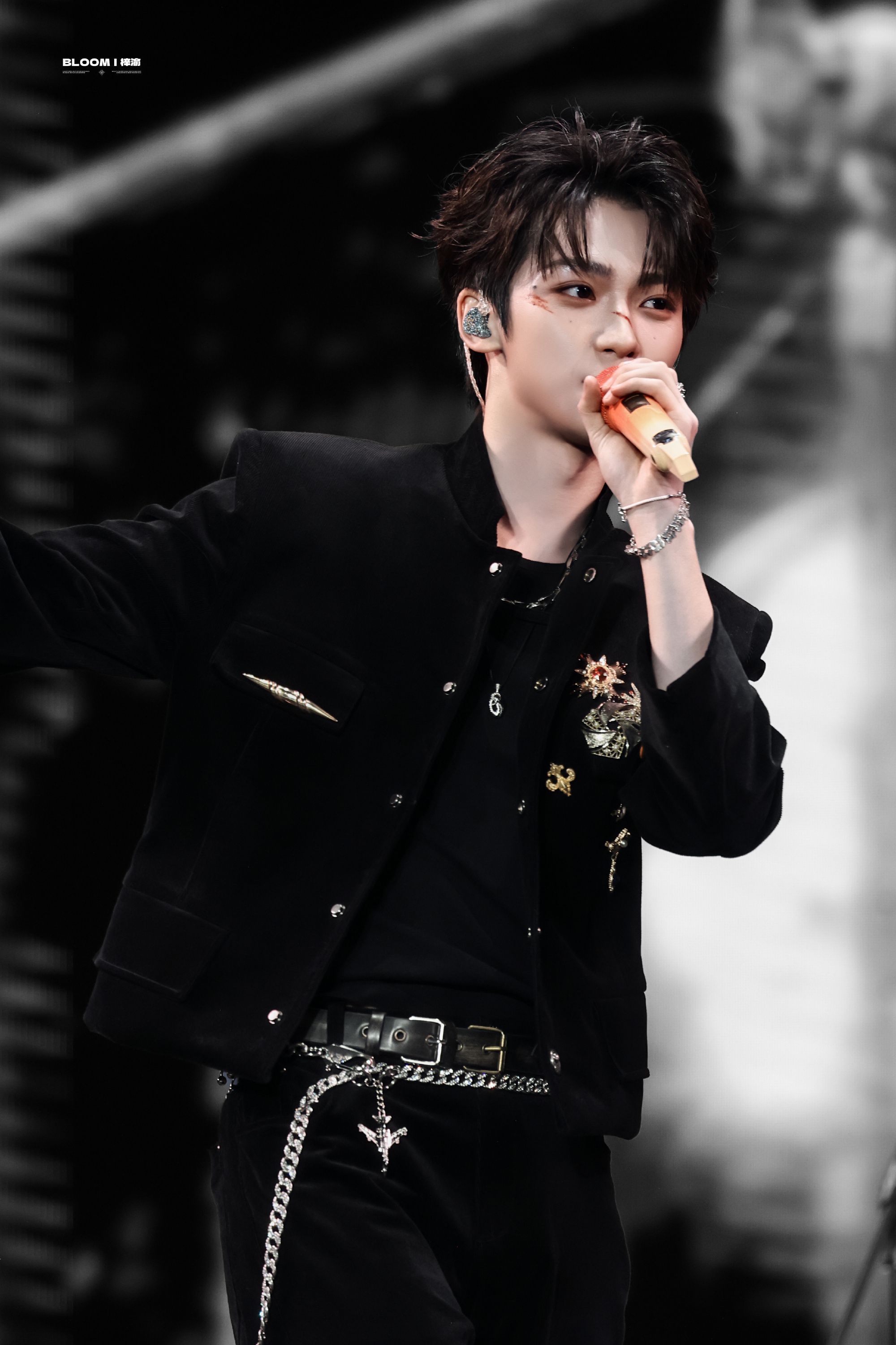 🔮 追星这件事我从未为自己留过后路  我只知道把我有的都给你  金钱  时间 