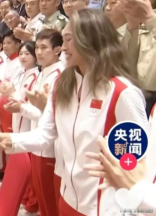 郑钦文排在第一，央视新闻的C位！

这个第一位不是谁想站第一位就第一的，那也得看